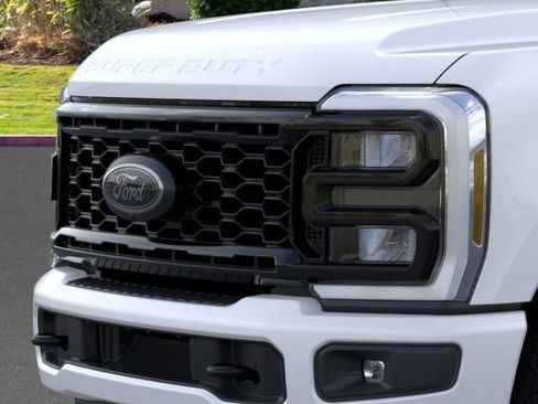 New 2026 Ford F250 Lariat w/ Black Appearance Package image 17