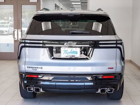 Used 2025 Chevrolet Traverse RS FWD image 35