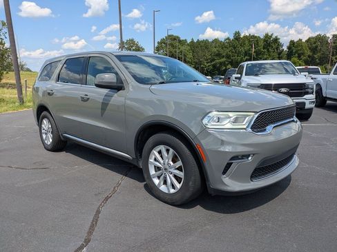 Used 2021 Dodge Durango SXT w/ 3rd Row Seating Group RWD image 2