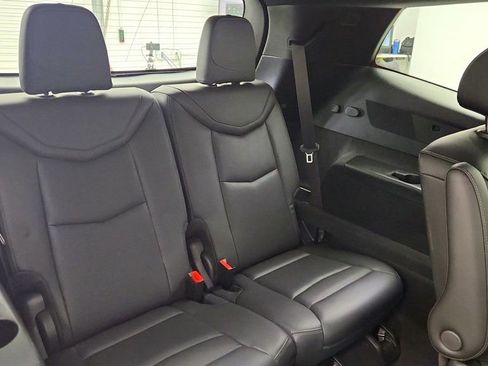 Used 2025 Cadillac XT6 Premium Luxury image 24