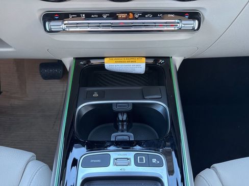 New 2026 Mercedes-Benz GLB 250 4MATIC image 25