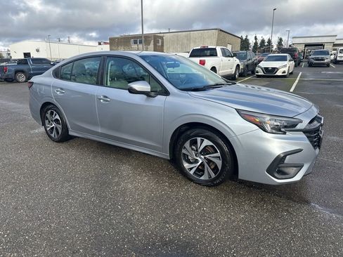 Used 2025 Subaru Legacy Premium image 12