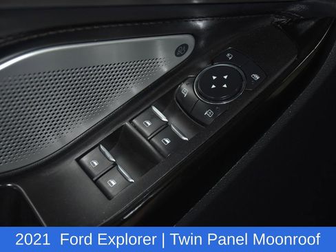 Used 2021 Ford Explorer Platinum w/ Equipment Group 601A AWD/4WD image 22