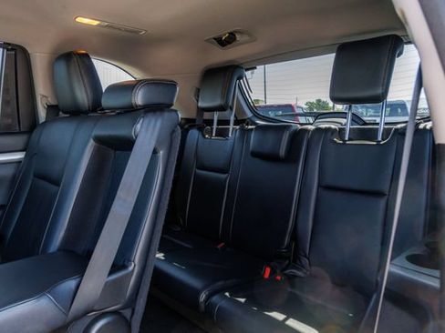 Used 2017 Toyota Highlander XLE w/ Protection Package #3 AWD/4WD image 9