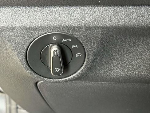 Used 2024 Volkswagen Jetta SE image 28