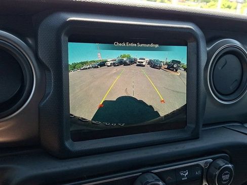 Used 2023 Jeep Wrangler Unlimited w/ 8.4" Radio Group AWD/4WD image 23