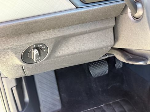 Used 2024 Volkswagen Jetta SE FWD image 26
