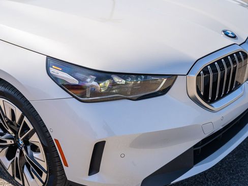 Used 2024 BMW 530i w/ Executive Package RWD image 10