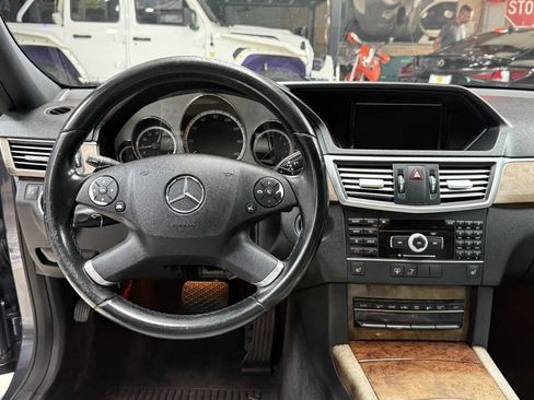 Used 2011 Mercedes-Benz E 350 4MATIC Sedan image 15