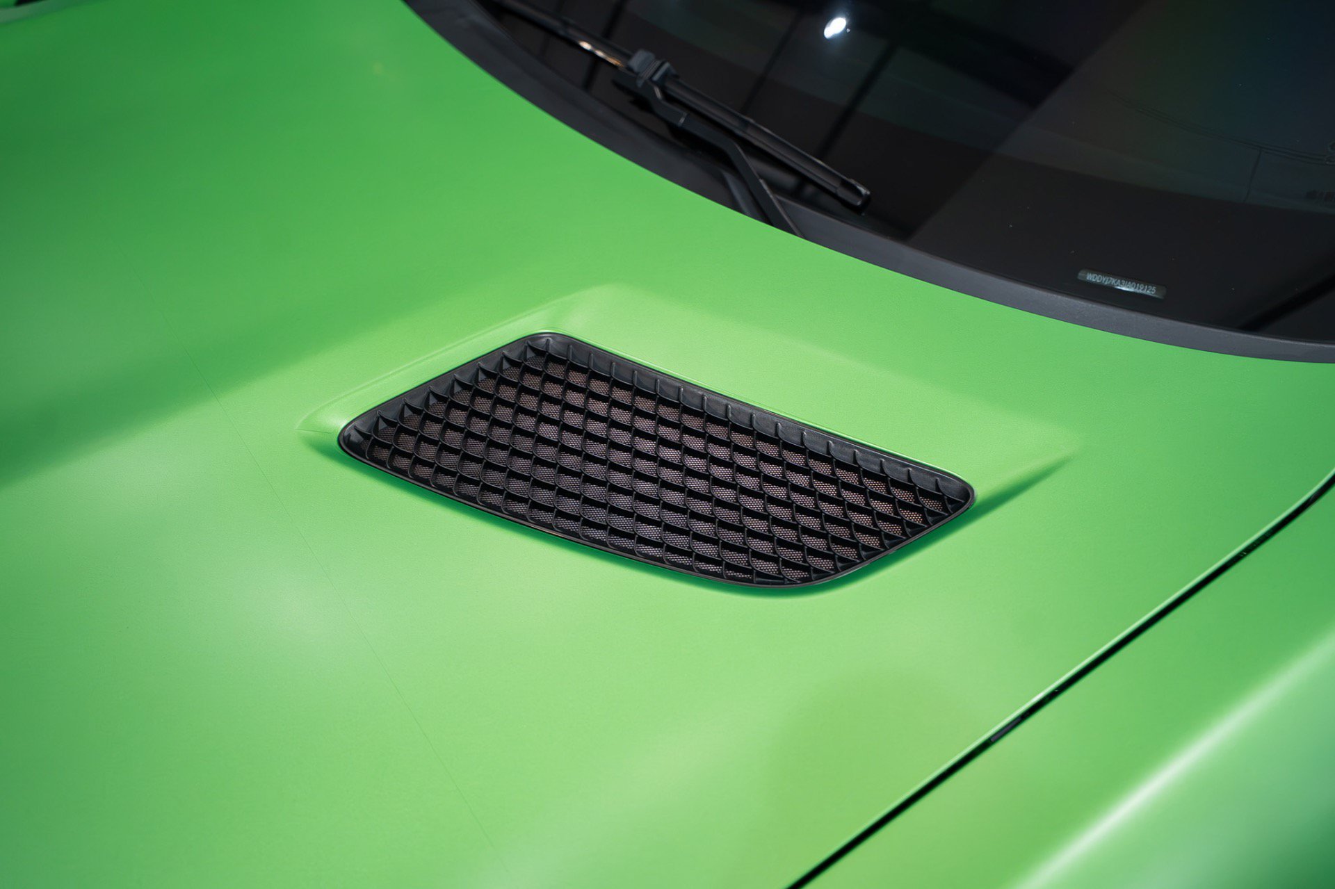 Used 2018 Mercedes-Benz AMG GT R w/ Exclusive Interior Package image 33