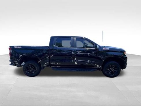 Used 2022 Chevrolet Silverado 1500 LT Trail Boss w/ LPO, Dark Essentials Package AWD/4WD image 8