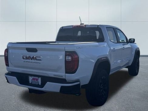 New 2026 GMC Canyon Elevation w/ Convenience Package image 8