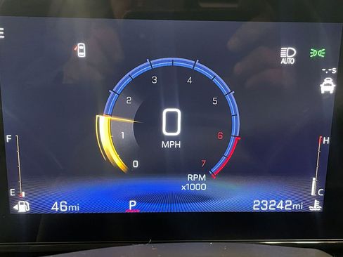 Used 2024 Chevrolet Trax RS w/ Sunroof Package image 29