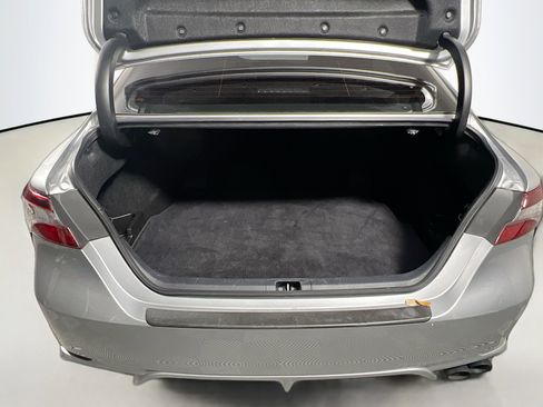 Used 2024 Toyota Camry SE image 32