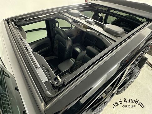 Used 2020 Jeep Wrangler Unlimited Sahara image 16