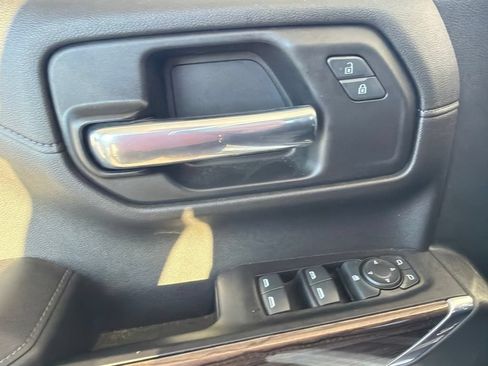 Used 2022 Chevrolet Silverado 1500 LT Trail Boss w/ Bed Protection Package AWD/4WD image 7