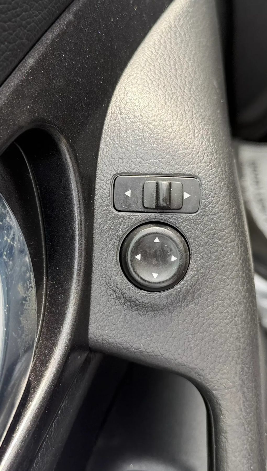 Used 2018 Nissan Rogue S AWD/4WD image 22