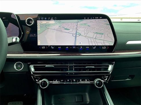 New 2026 Chevrolet Traverse Z71 w/ Enhanced Driving Package image 11