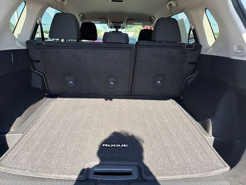 Certified 2025 Nissan Rogue S FWD image 10