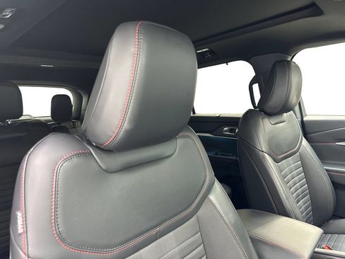 Used 2025 Ford Explorer ST-Line w/ Premium Package AWD/4WD image 50