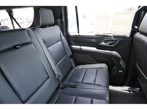Used 2024 Chevrolet Suburban Premier RWD image 9