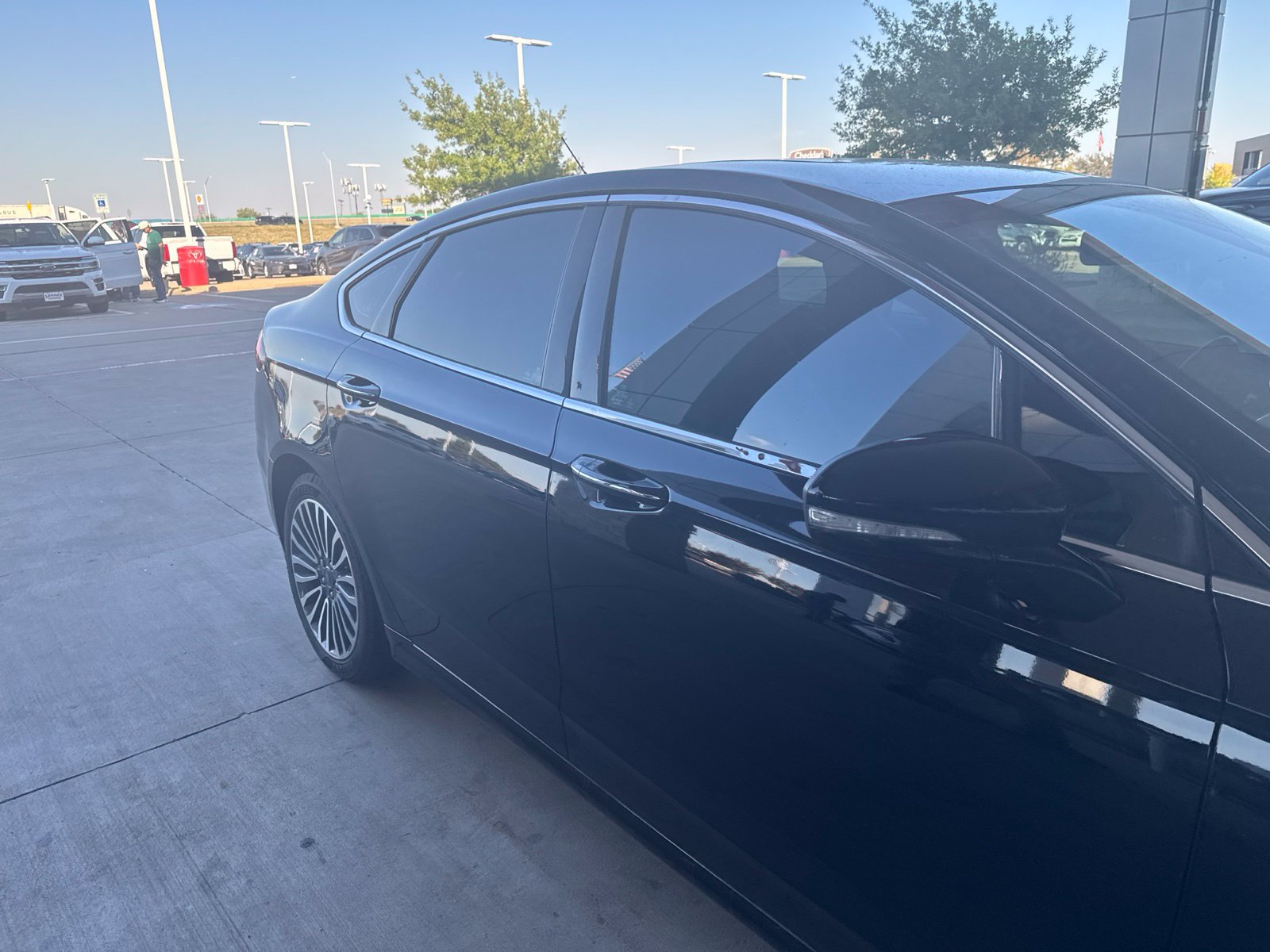 Used 2018 Ford Fusion SE w/ Fusion SE Technology Package FWD image 25