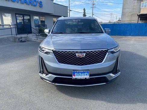 Used 2025 Cadillac XT6 Premium Luxury FWD image 13