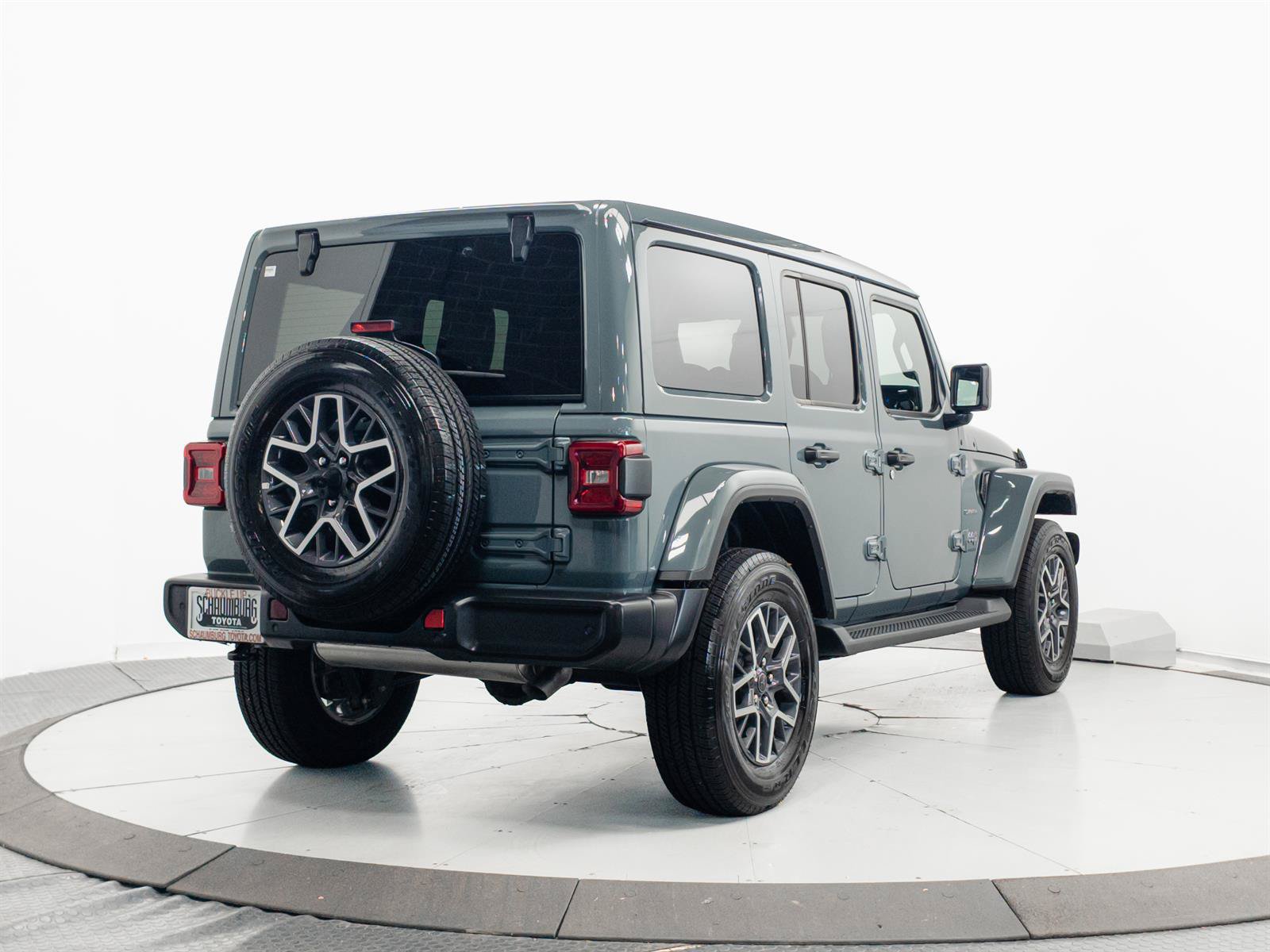 Used 2024 Jeep Wrangler Unlimited Sahara w/ Safety Group AWD/4WD image 11
