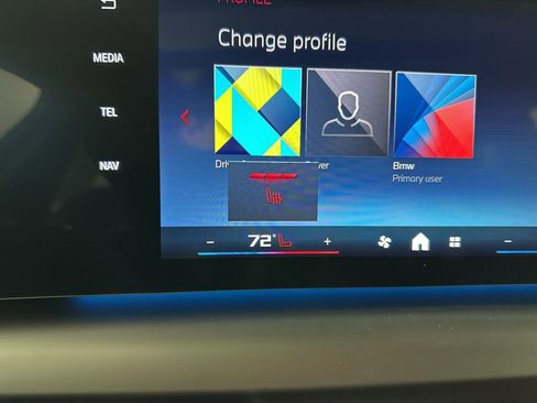 Used 2025 BMW M235i xDrive w/ Premium Package image 10