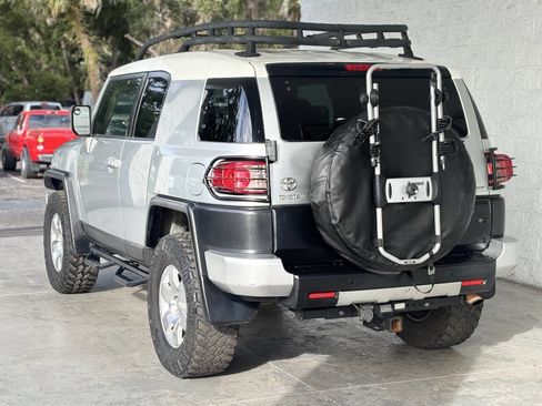 Used 2007 Toyota FJ Cruiser 2WD image 7