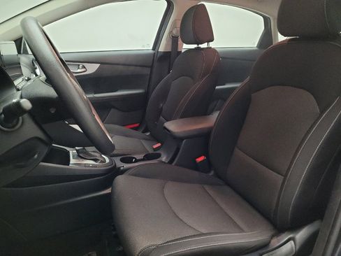 Used 2024 Kia Forte LXS w/ LXS Technology Package image 17