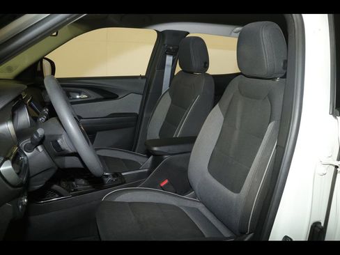 Used 2023 Chevrolet TrailBlazer LT w/ Convenience Package image 22