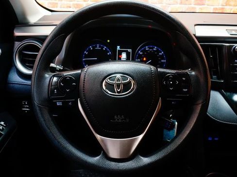 Used 2018 Toyota RAV4 LE w/ All Weather Liner Package AWD/4WD image 10