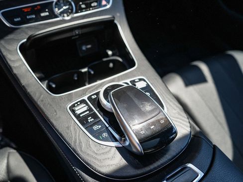 Used 2018 Mercedes-Benz E 300 image 22