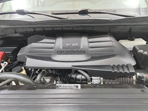 Used 2024 Nissan Titan SV w/ SV Convenience Package AWD/4WD image 17