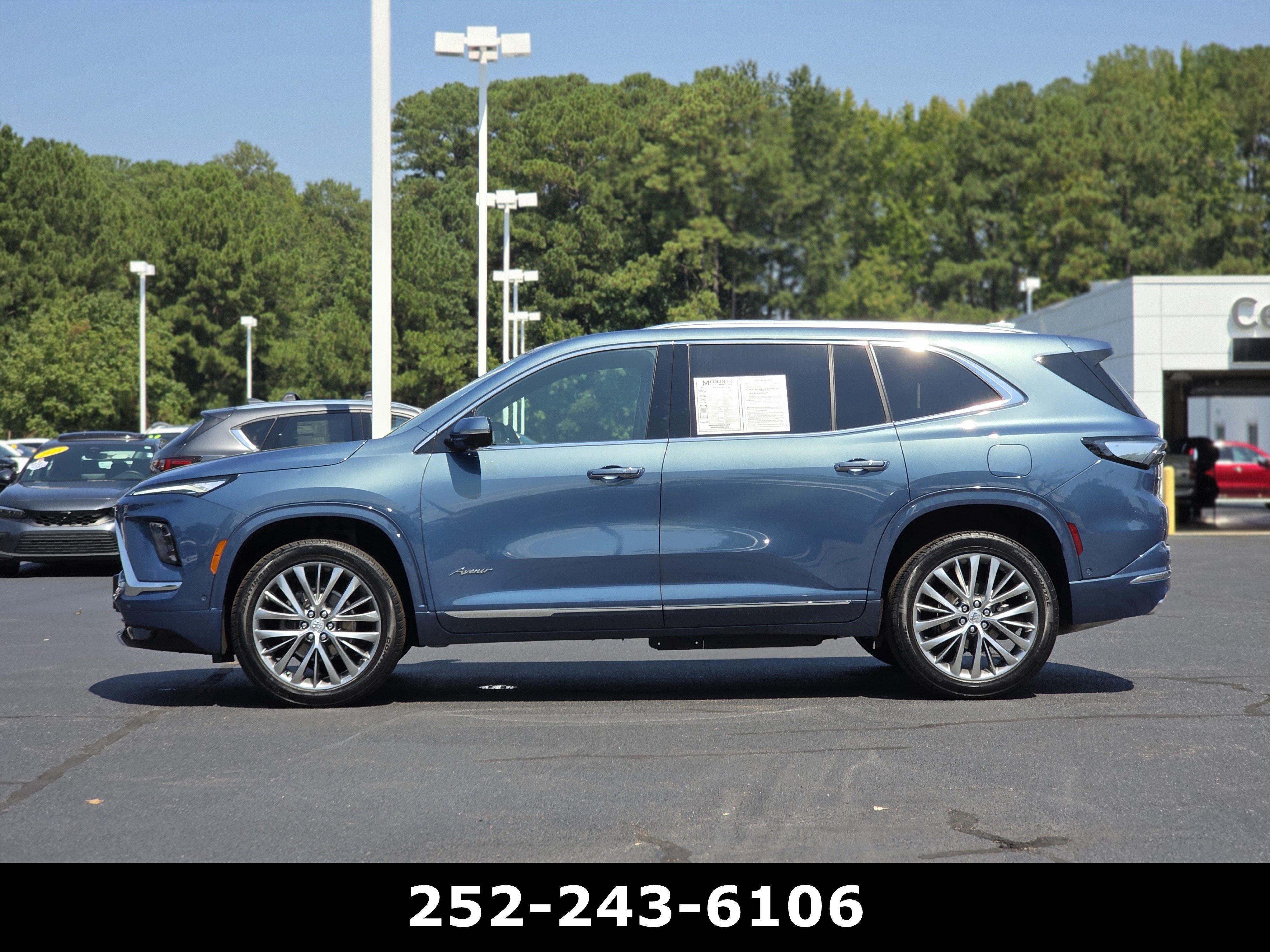 Used 2026 Buick Enclave Avenir w/ Super Cruise Package FWD image 4