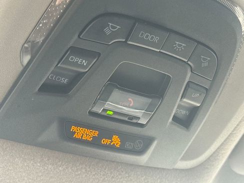 Used 2022 Toyota Corolla Cross LE image 31