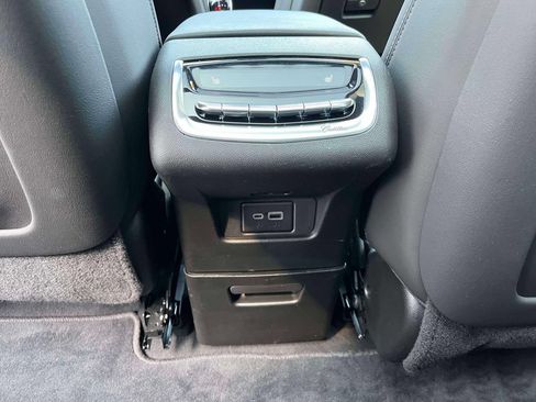 Certified 2025 Cadillac XT6 Premium Luxury w/ Technology Package AWD/4WD image 14
