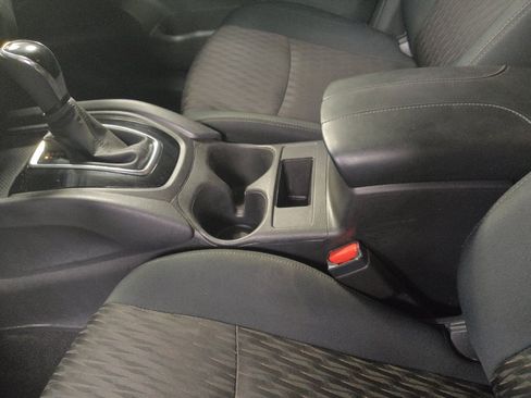 Used 2018 Nissan Rogue S FWD image 26