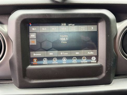 Used 2023 Jeep Gladiator Sport AWD/4WD image 14