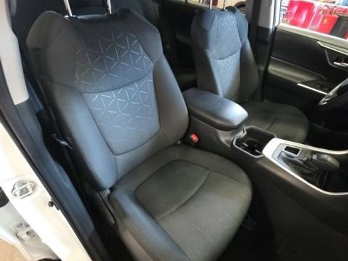 Used 2025 Toyota RAV4 XLE AWD/4WD image 22