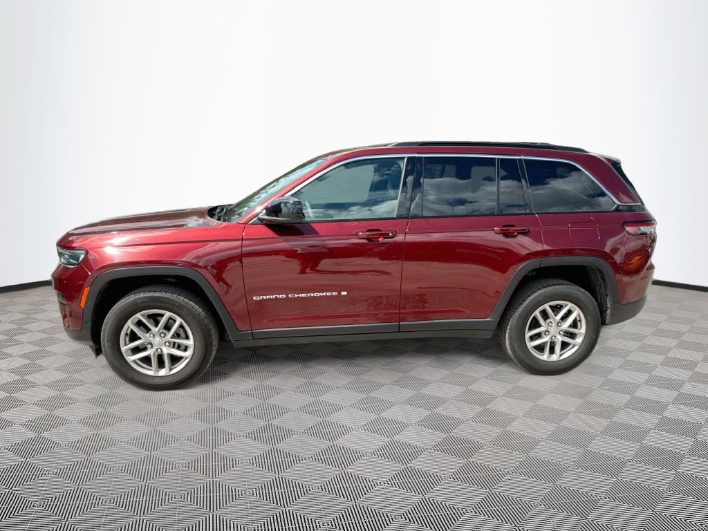 Used 2024 Jeep Grand Cherokee Laredo X AWD/4WD image 5