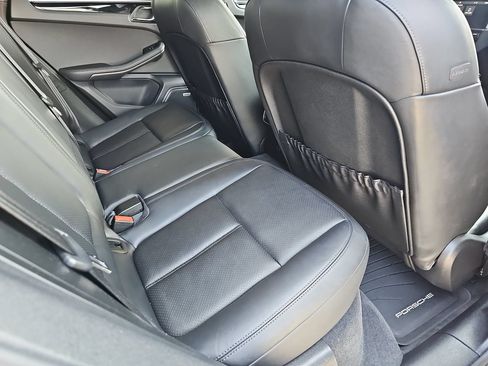 Used 2019 Porsche Macan AWD/4WD image 14