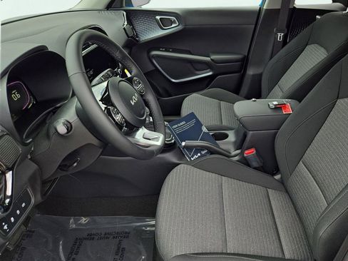 New 2025 Kia Soul EX image 18