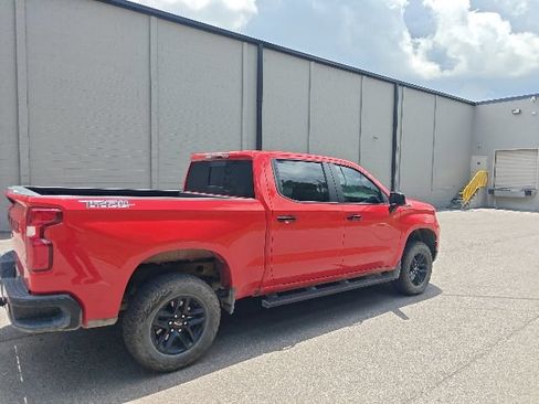 Used 2024 Chevrolet Silverado 1500 LT Trail Boss w/ Convenience Package II AWD/4WD image 3