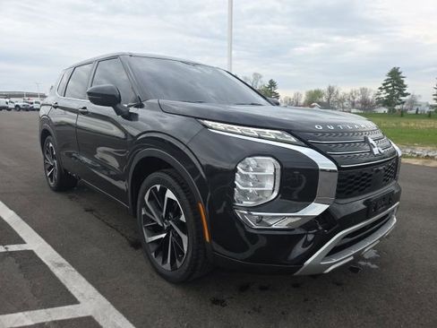 Used 2022 Mitsubishi Outlander SE AWD/4WD image 1