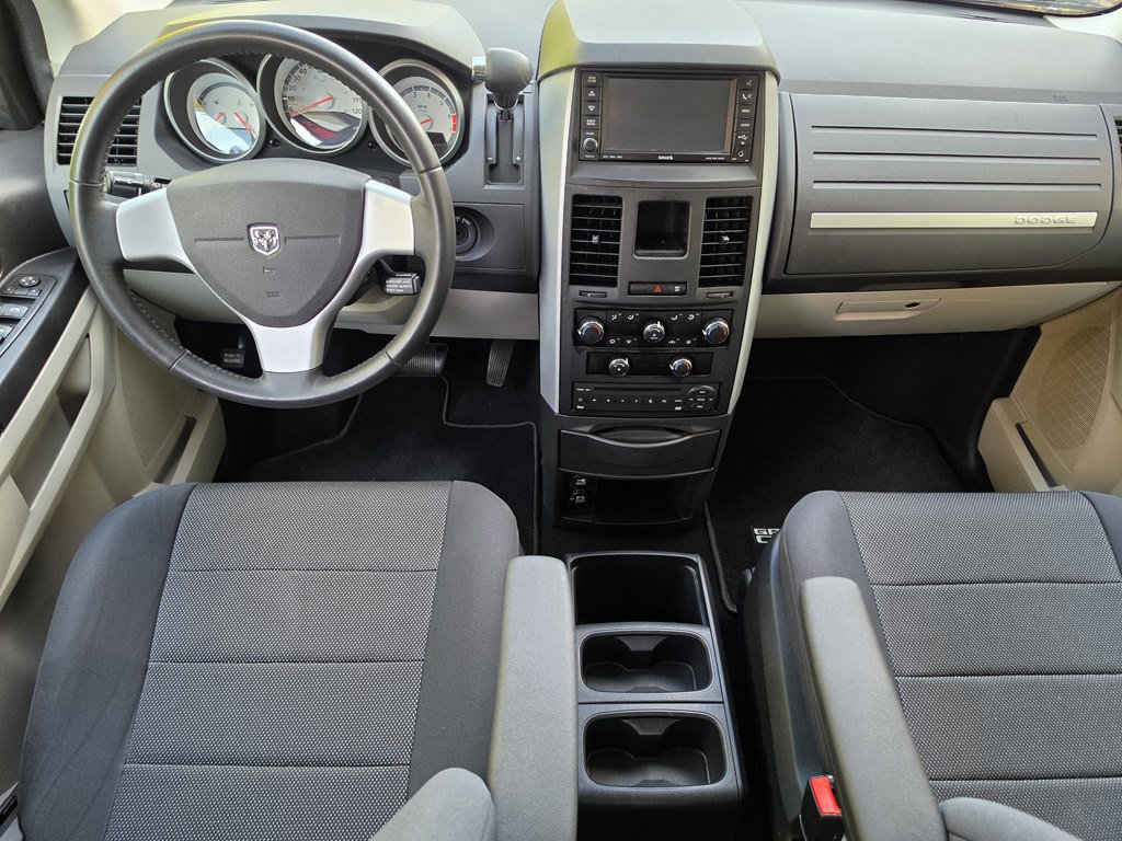 Used 2009 Dodge Grand Caravan SXT w/ Entertainment Group 2 FWD image 37