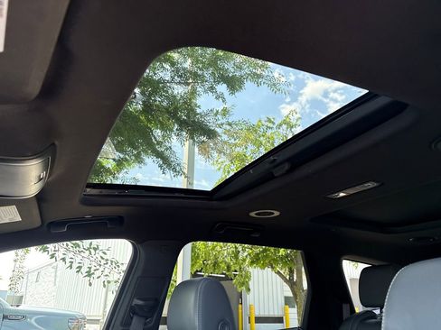 Used 2022 Buick Enclave Essence w/ Experience Buick Package FWD image 14