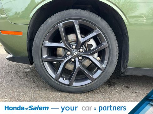 Used 2022 Dodge Challenger SXT w/ Plus Package image 8