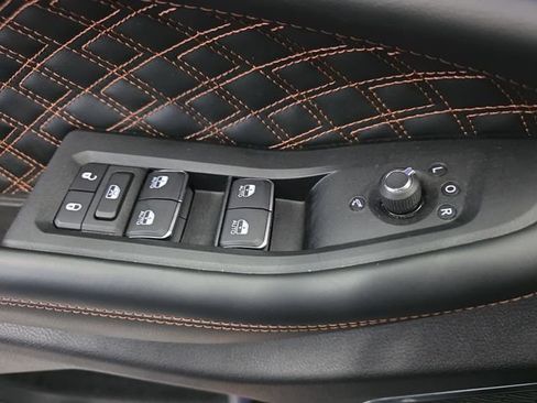 Used 2025 Jeep Grand Cherokee Summit AWD/4WD image 29